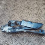 2005 GENUINE VW GOLF MK5 FRONT RIGHT DRIVER SIDE BONNET HINGE 1K0823302C