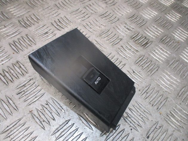 2015 GENUINE TOYOTA AURIS REAR RIGHT DRIVER SIDE WINDOW SWITCH 74271-02630