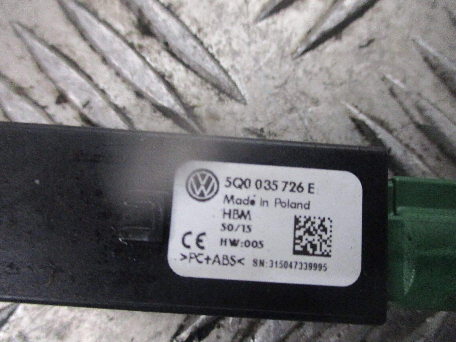 2015 VW SEAT SKODA APP CONNECT CARPLAY ANDROID AUTO USB SOCKET 5Q0035726E OEM - Image 2