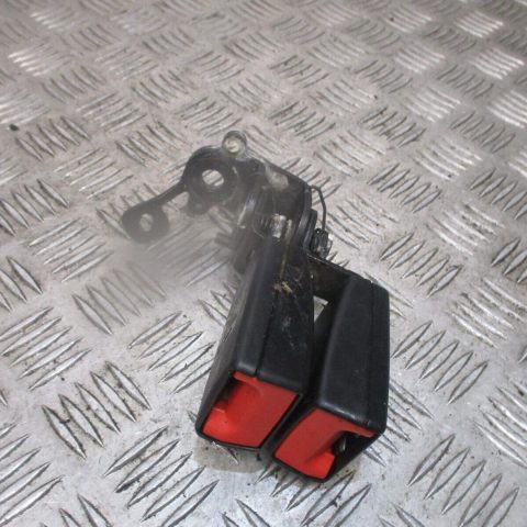 2013 GENUINE VW GOLF MK7 REAR TWIN SEAT BELT BUCKLE 8V0857739A