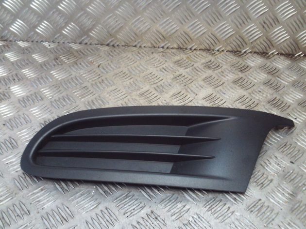 2012 VW GOLF MK6 FRONT LOWER LEFT PASSENGER SIDE FOG LIGHT GRILL 5K0853655A OEM
