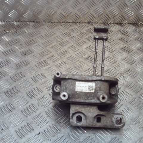 2015 GENUINE AUDI A3 8V FRONT RIGHT DRIVER SIDE ENGINE MOUNT 5Q0199262DF