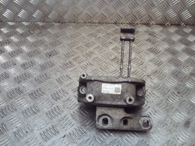 2015 GENUINE AUDI A3 8V FRONT RIGHT DRIVER SIDE ENGINE MOUNT 5Q0199262DF
