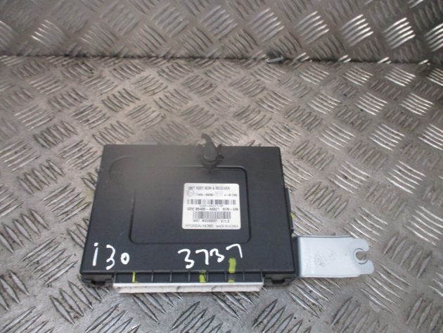 2014 GENUINE HYUNDAI I30 BCM BODY CONTROL MODULE UNIT 95400-A6821