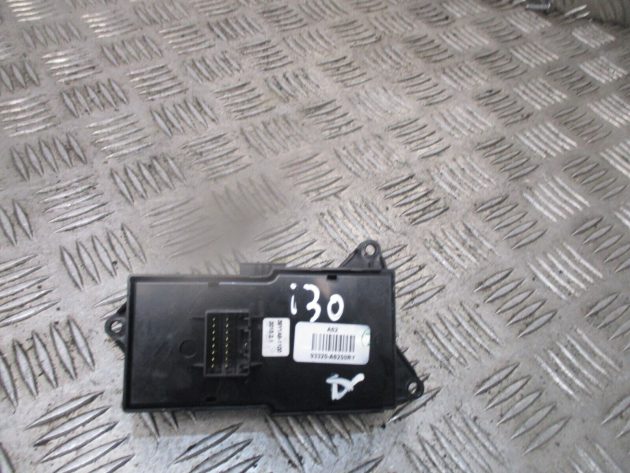 2014 GENUINE HYUNDAI I30 HEADLIGHT LAMP ADJUSTER CONTROL SWITCH 93320A6250RY - Image 3