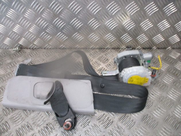 2014 GENUINE HYUNDAI I30 FRONT RIGHT DRIVER SIDE SEAT BELT 88820AB000TX