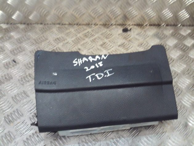 2018 GENUINE VW SHARAN FRONT RIGHT DRIVER SIDE KNEE BAG 7N2880841C - Image 2