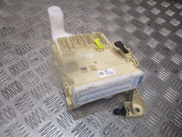 2015 GENUINE TOYOTA AURIS 1.8 PETROL FUSE BOX 82730-12X80