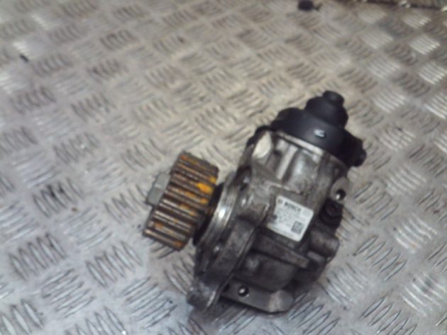 2016 GENUINE AUDI SEAT SKODA 1.6 TDI HIGH PRESSURE FUEL PUMP 04L130755D - Image 2