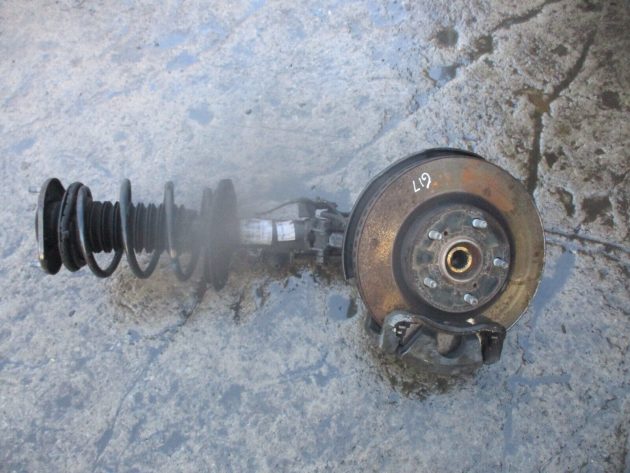 2015 TOYOTA AURIS 1.8 HYBRID FRONT LEFT PASSENGER SIDE SUSPENSION LEG & HUB OEM