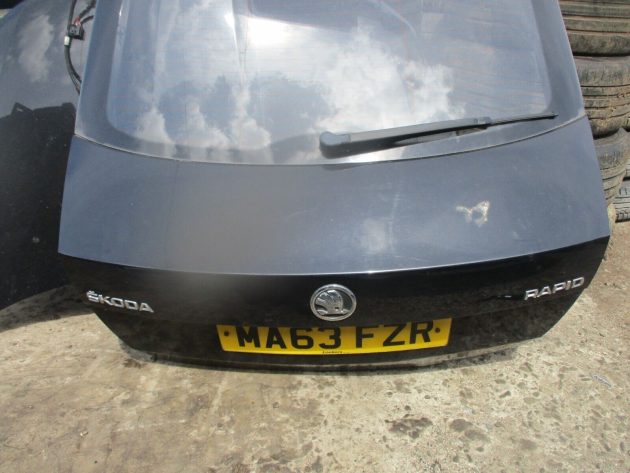 2013 GENUINE SKODA RAPID REAR BARE SHELL TAILGATE BOOTLID - Image 3