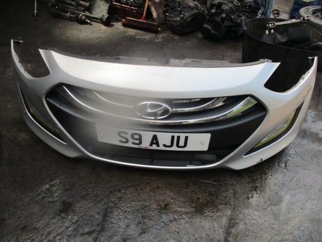 2013 GENUINE HYUNDAI I30 FRONT COMPLETE BUMPER - Image 2