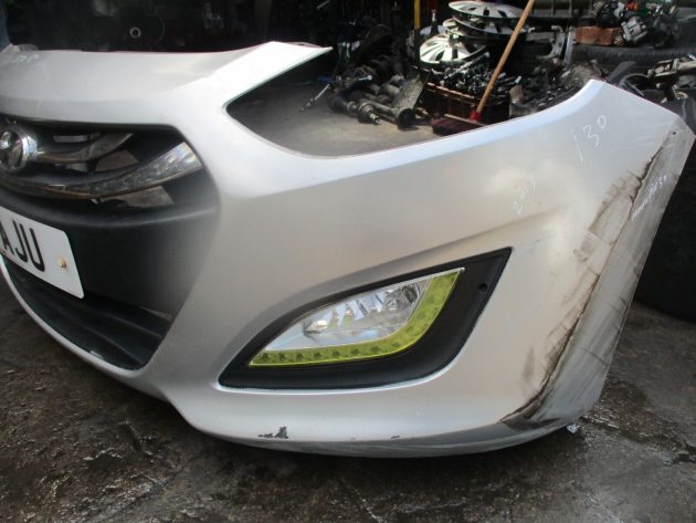 2013 GENUINE HYUNDAI I30 FRONT COMPLETE BUMPER - Image 4
