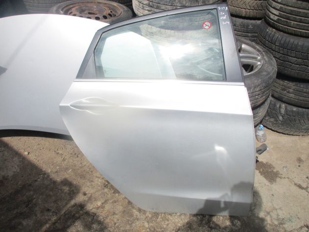 2013 GENUINE HYUNDAI I30 REAR RIGHT DRIVER SIDE BARE SHELL DOOR OSR - Image 3
