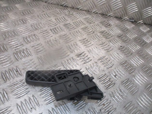 2018 GENUINE VW GOLF MK7.5 FRONT BONNET RELEASE PULL HANDLE BRACKET 518823633B - Image 3