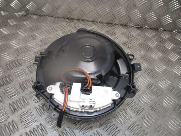2018 GENUINE VW GOLF MK7.5 HEATER BLOWER FAN MOTOR 5Q0907521C - Image 3