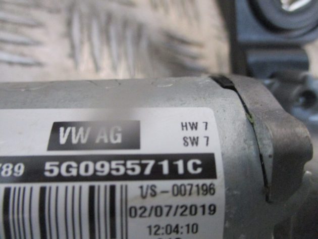 2018 GENUINE VW GOLF MK7.5 REAR WINDSCREEN WIPER MOTOR 5G0955711C - Image 4