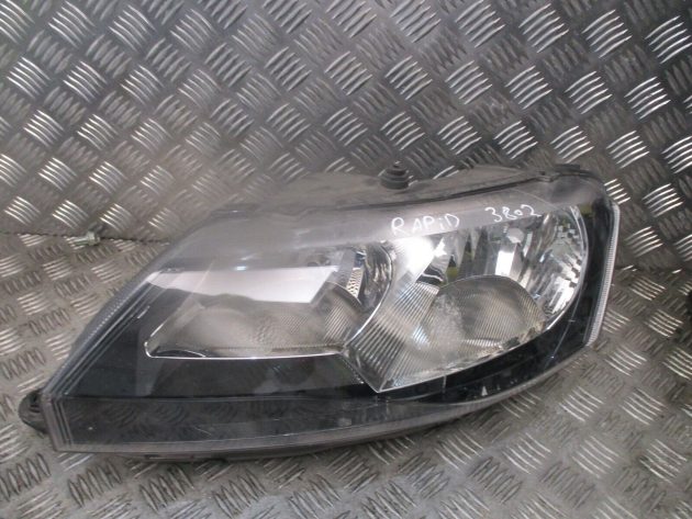 2013 GENUINE SKODA RAPID FRONT LEFT PASSENGER SIDE HEADLIGHT LAMP 5JC941017 - Image 2