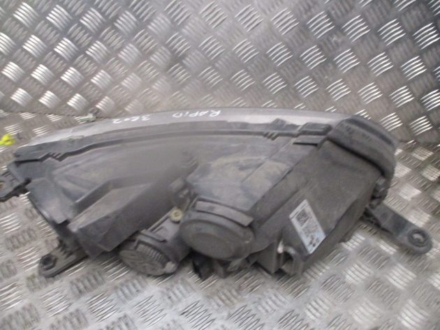 2013 GENUINE SKODA RAPID FRONT LEFT PASSENGER SIDE HEADLIGHT LAMP 5JC941017 - Image 3