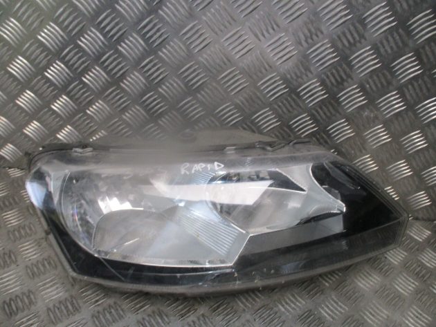 2013 GENUINE SKODA RAPID FRONT RIGHT DRIVER SIDE HEADLIGHT LAMP 5JC941018