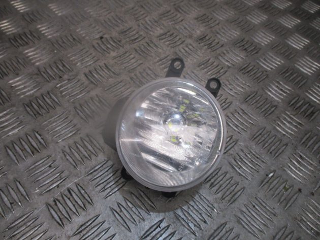 2016 GENUINE TOYOTA AURIS FRONT RIGHT DRIVER SIDE FOG LIGHT 81210-02110