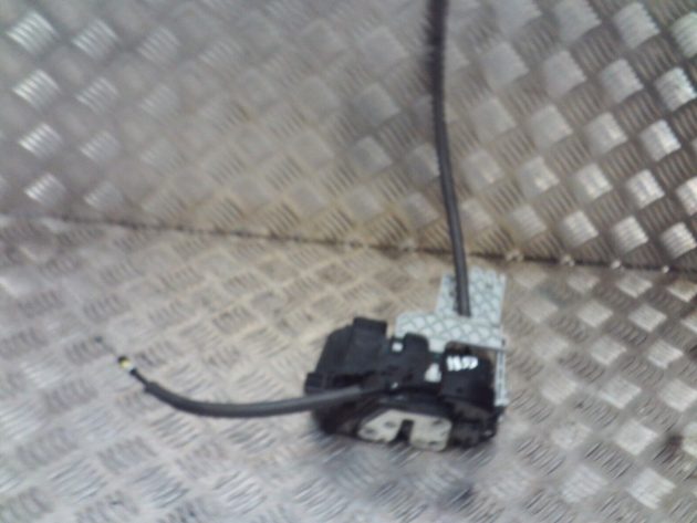 2014 GENUINE KIA SPORTAGE FRONTRIGHT DRIVER SIDE DOOR LOCK MECHANISM 81320-3U020 - Image 3