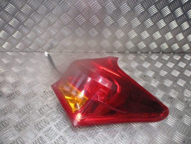 2016 GENUINE TOYOTA AURIS HATCHBACK REAR RIGHT DRIVER SIDE TAILLIGHT LAMP OSR
