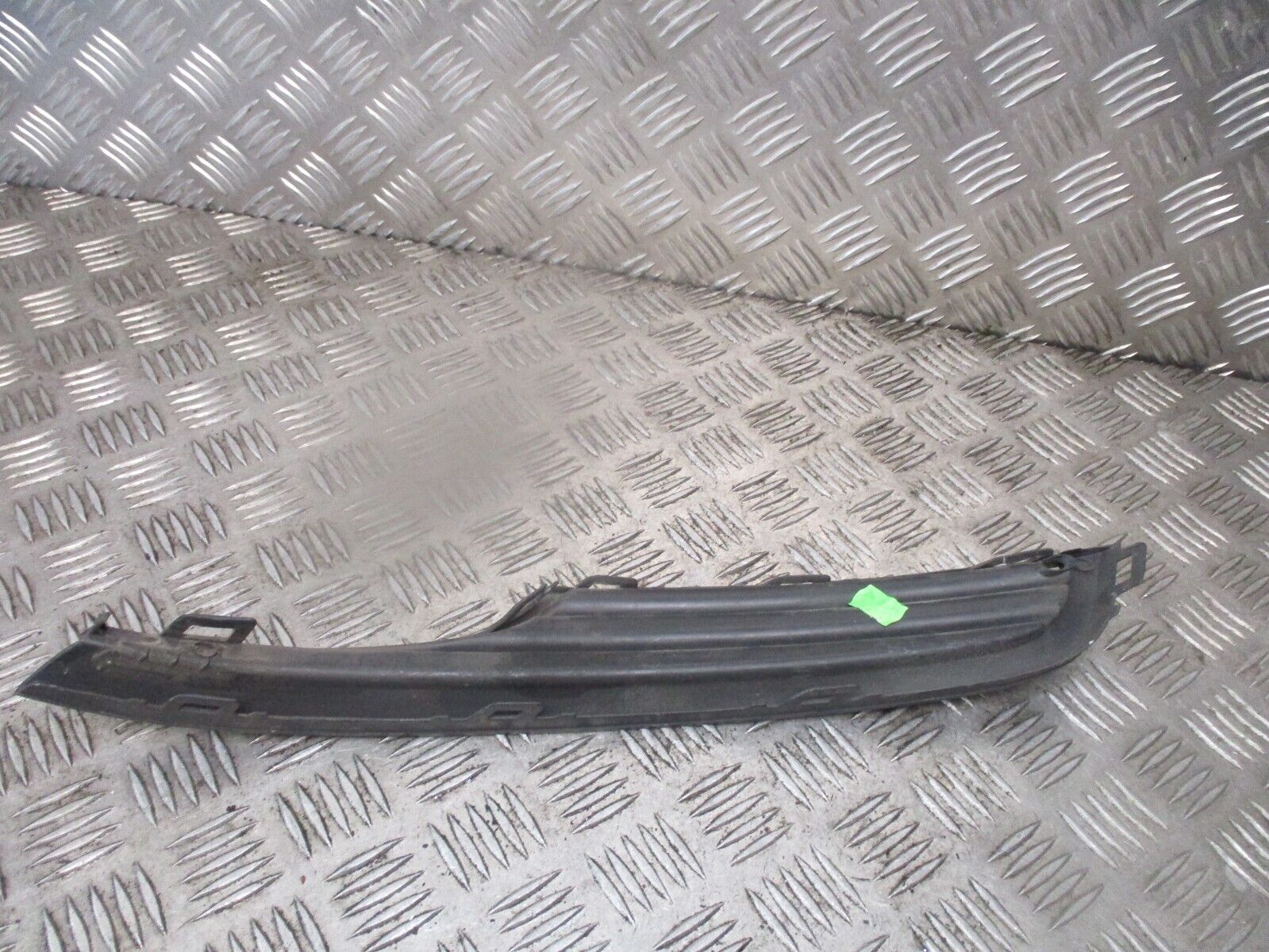 2015 GENUINE VW GOLF MK7 FRONT RIGHT DRIVER SIDE LOWER GRILL TRIM 5G0853666 - Image 3