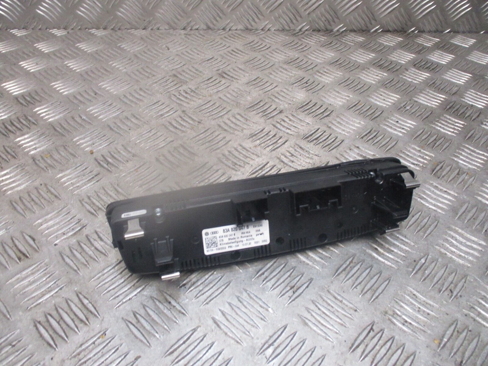 2016 GENUINE AUDI A1 AC HEATER CLIMATE CONTROL SWITCH PANEL 83A820047B - Image 7