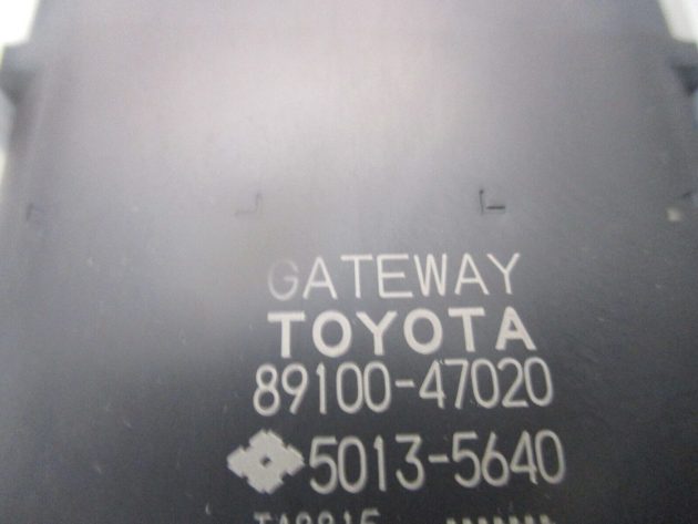 2019 GENUINE TOYOTA PRIUS PLUS HYBRID GATEWAY CONTROL MODULE UNIT 8910047020 - Image 2