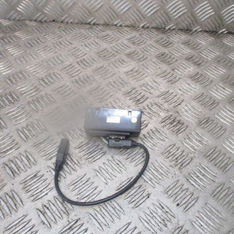 2015 GENUINE AUDI A3 8V MMI MULTIMEDIA AUDIO INTERFACE PORT SOCKET 8V0035736