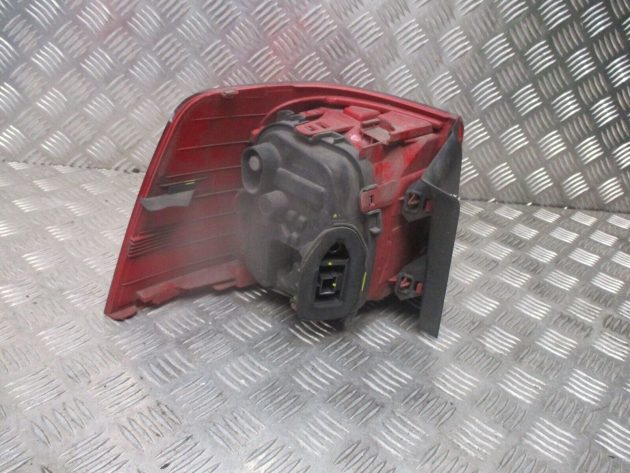2013 GENUINE VW SHARAN 7N REAR RIGHT DRIVER SIDE TAILLIGHT LAMP 7N0945096G - Image 4