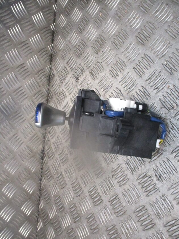 2014 GENUINE TOYOTA AURIS HYBRID AUTOMATIC GEAR SELECTOR/LEVER KNOB 75C582RHD - Image 4