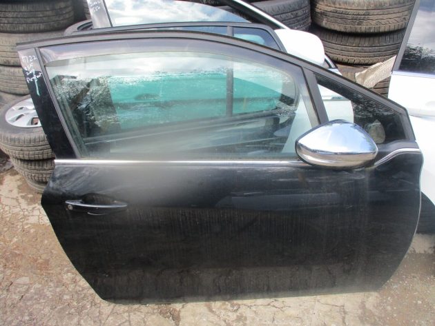 2017 GENUINE PEUGEOT 208 FRONT RIGHT DRIVER SIDE BARE SHELL DOOR OSF - Image 2