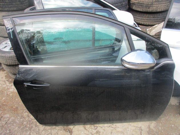 2017 GENUINE PEUGEOT 208 FRONT RIGHT DRIVER SIDE BARE SHELL DOOR OSF - Image 3