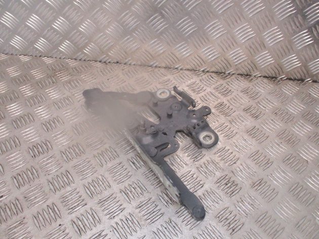 2013 GENUINE BMW 3 SERIES FRONT RIGHT DRIVER SIDE BONNET HINGE 7239416 - Image 2