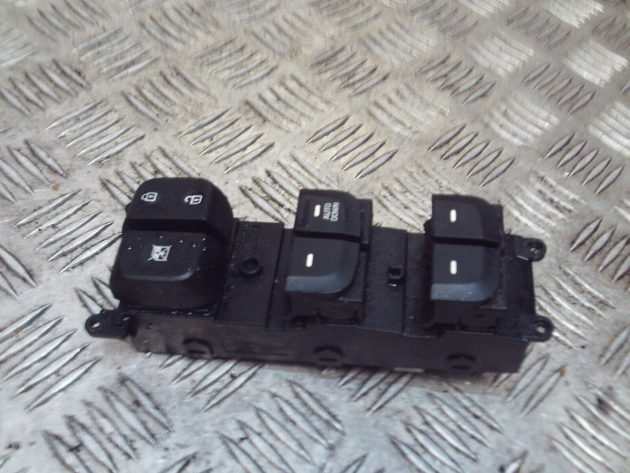 2016 GENUINE HYUNDAI I10 FRONT RIGHT DRIVER SIDE WINDOW SWITCH 299122843