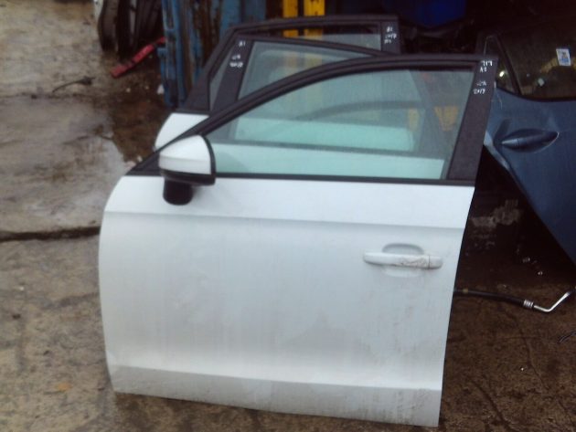 2017 GENUINE AUDI A1 FRONT LEFT PASSENGER SIDE BARE SHELL DOOR NSF - Image 2