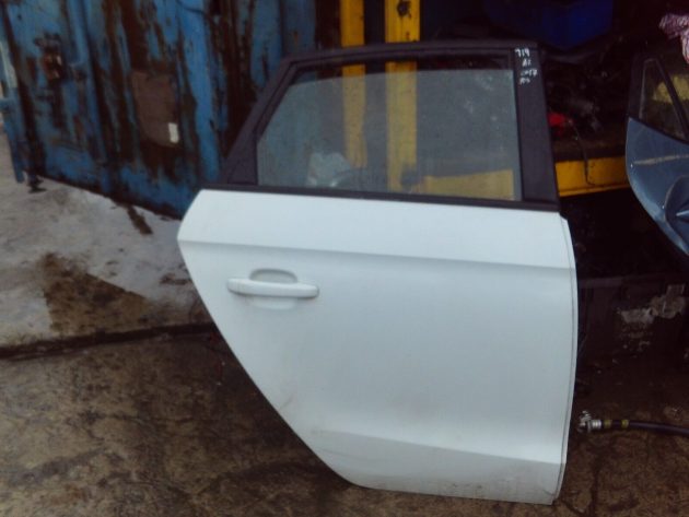 2017 GENUINE AUDI A1 REAR RIGHT DRIVER SIDE BARE SHELL DOOR OSR - Image 2