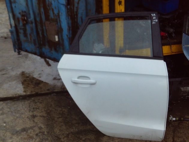 2017 GENUINE AUDI A1 REAR RIGHT DRIVER SIDE BARE SHELL DOOR OSR - Image 3