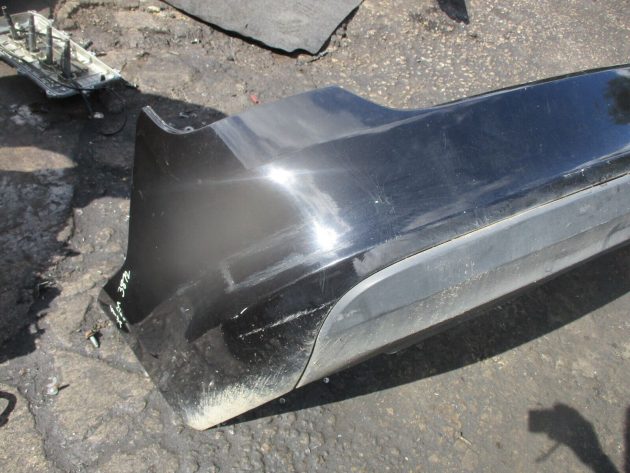 2013 GENUINE DKODA RAPID REAR COMPLETE BUMPER - Image 2