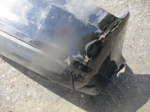 2013 GENUINE DKODA RAPID REAR COMPLETE BUMPER - Image 3