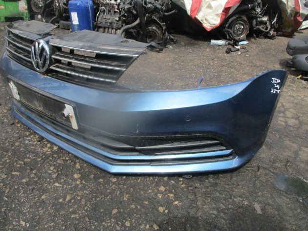 2014 GENUINE VW JETTA FRONT COMPLETE BUMPER WITH SENSOR - Image 4