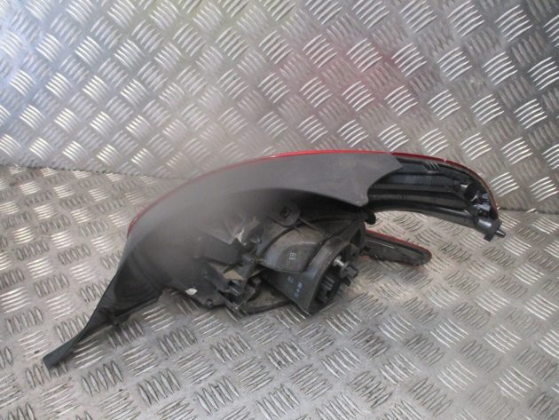 2017 GENUINE PEUGEOT 208 REAR LEFT PASSENGER SIDE BODY TAILLIGHT LAMP 9825601280 - Image 3