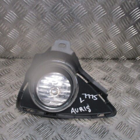 2014 GENUINE TOYOTA AURIS FRONT LEFT PASSENGER SIDE FOG LIGHT LAMP 8122002110