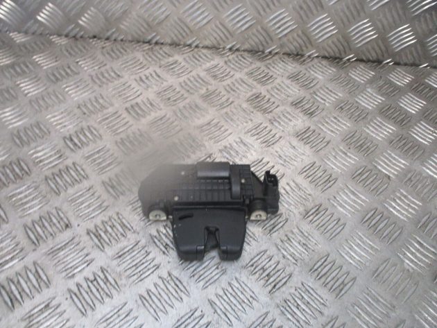 2017 GENUINE PEUGEOT 208 REAR TAILGATE BOOTLID LOCK LATCH MECHANISM 9151487499 - Image 2
