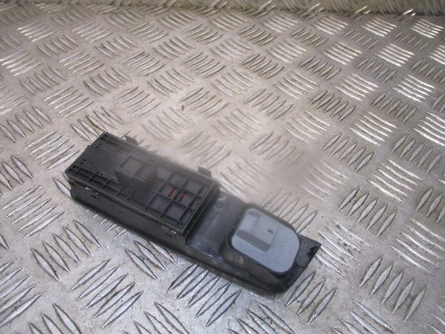 2017 GENUINE AUDI A1 FRONT RIGHT DRIVER SIDE WINDOW SWITCH 8X4959522A - Image 3
