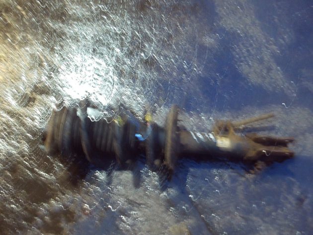 2014 GENUINE KIA SPORTAGE 1.7CRDI FRONT RIGHT DRIVER SIDE SHOCKER SUSPENSION LEG - Image 2