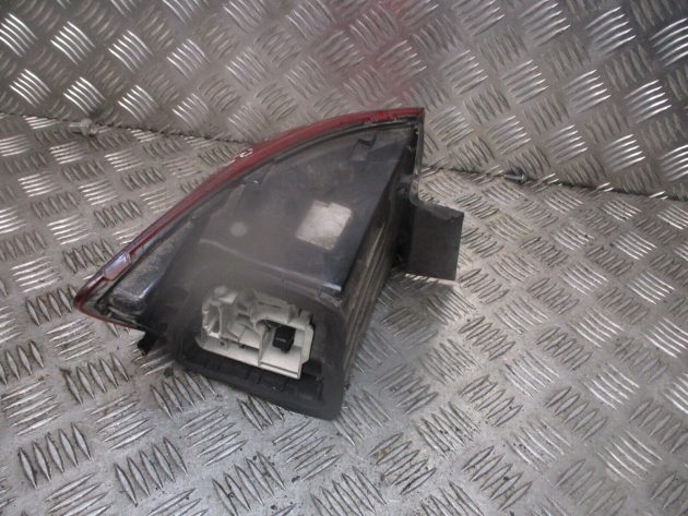 2014 GENUINE VW JETTA REAR RIGHT DRIVER SIDE BODY TAILLIGHT LAMP OSR - Image 4