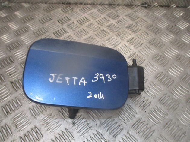 2014 GENUINE VW JETTA REAR FUEL FILLER FLAP CAP COVER 5C6809857 - Image 2